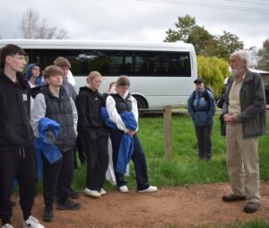 Students from Werribee learn about local ecology